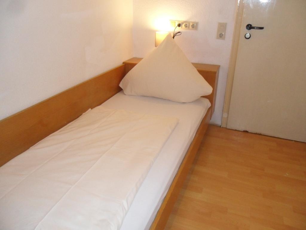 Hotel Funk บีทิกไฮม์-บิสซิงเงน ห้อง รูปภาพ